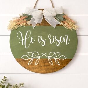 Green and Brown Holiday Wall Decor